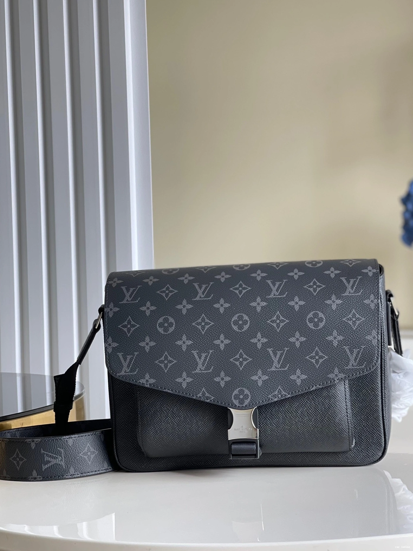 Cheap NEW LOUIS MESSENGER VUITTON 0708